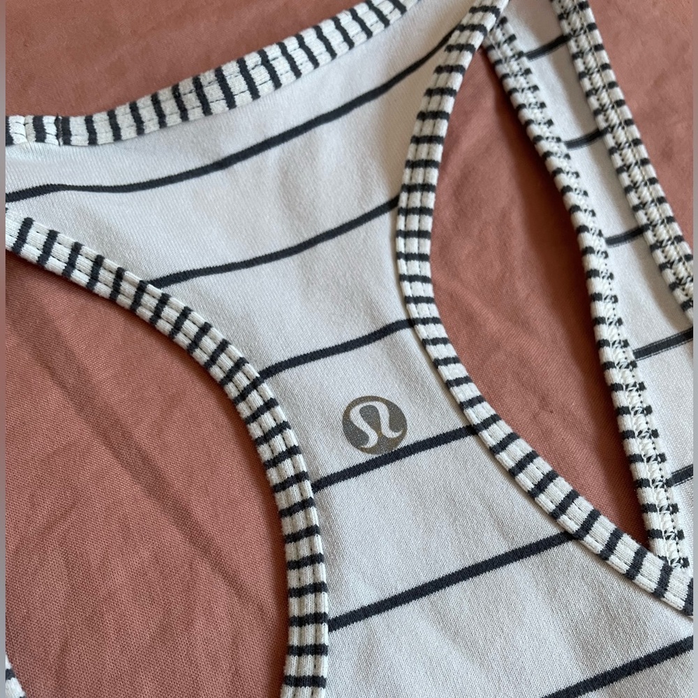White and Black Lululemon Athetica Tank Top — Size 4